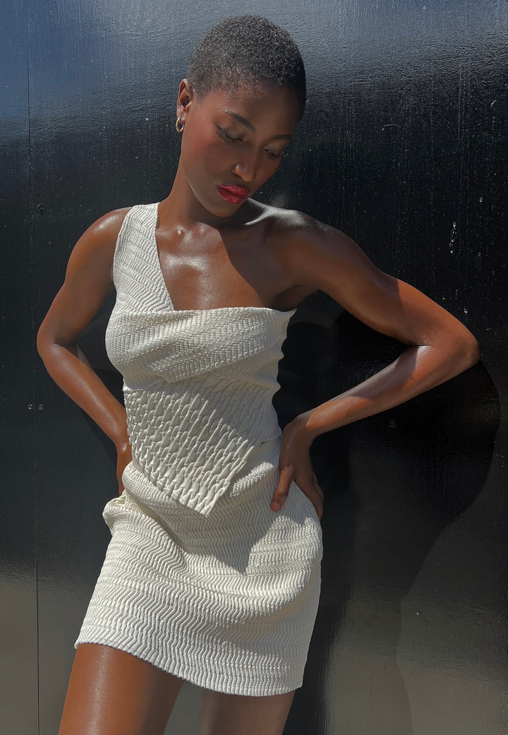 SCULPTED ONE SHOULDER TOP - NATURAL
