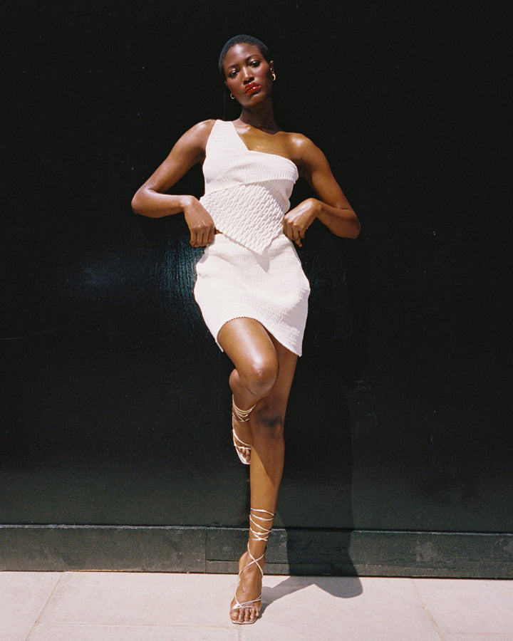 SCULPTED ONE SHOULDER TOP - NATURAL