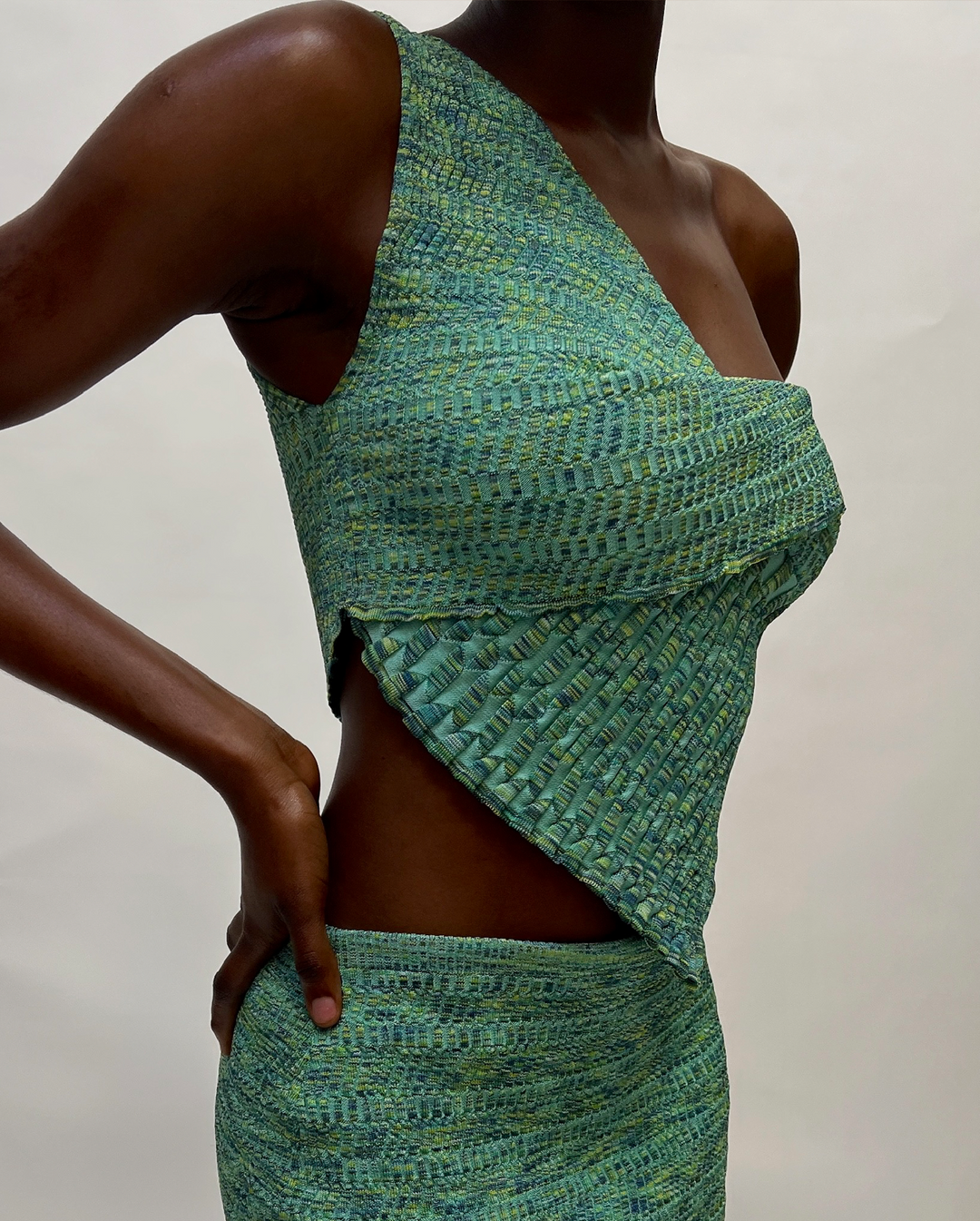 SCULPTED ONE SHOULDER TOP - MEADOW GREEN